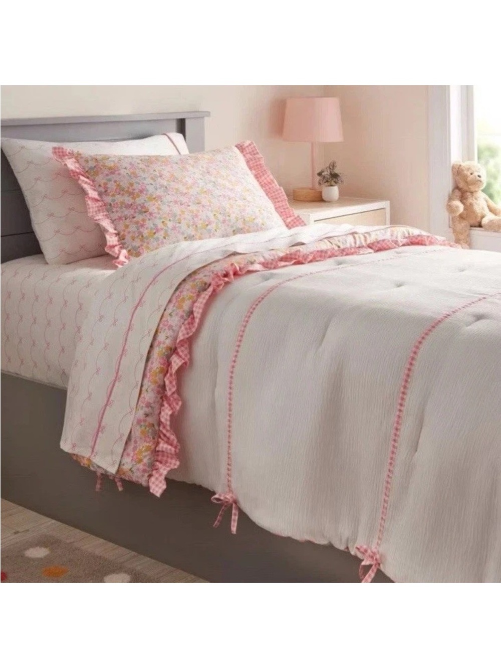 Pillowfort Twin Reversible Crinkle Bow Gingham Floral Comforter Set NWT